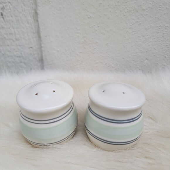 Vintage Pfaltzgraff blue green stripes salt and pepper shakers - Picture 1 of 4